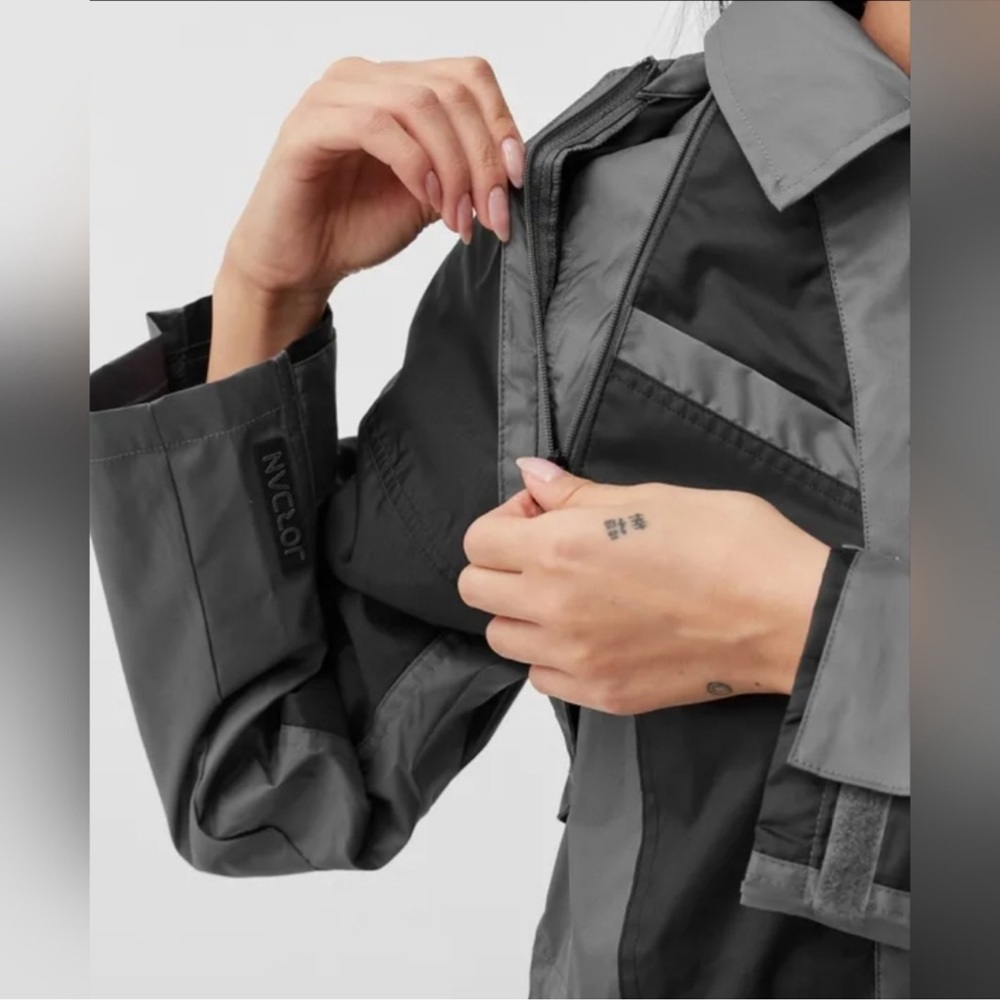 Jordan Women's Black and Gray Utility Jacket - Picture 4 of 13